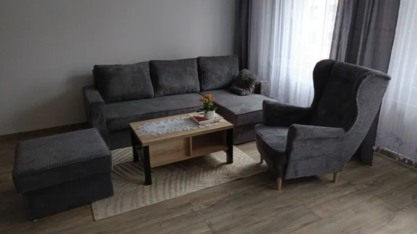 Narożnik i Pufa Sofia + Fotel Uszak Guziki - Poso 22